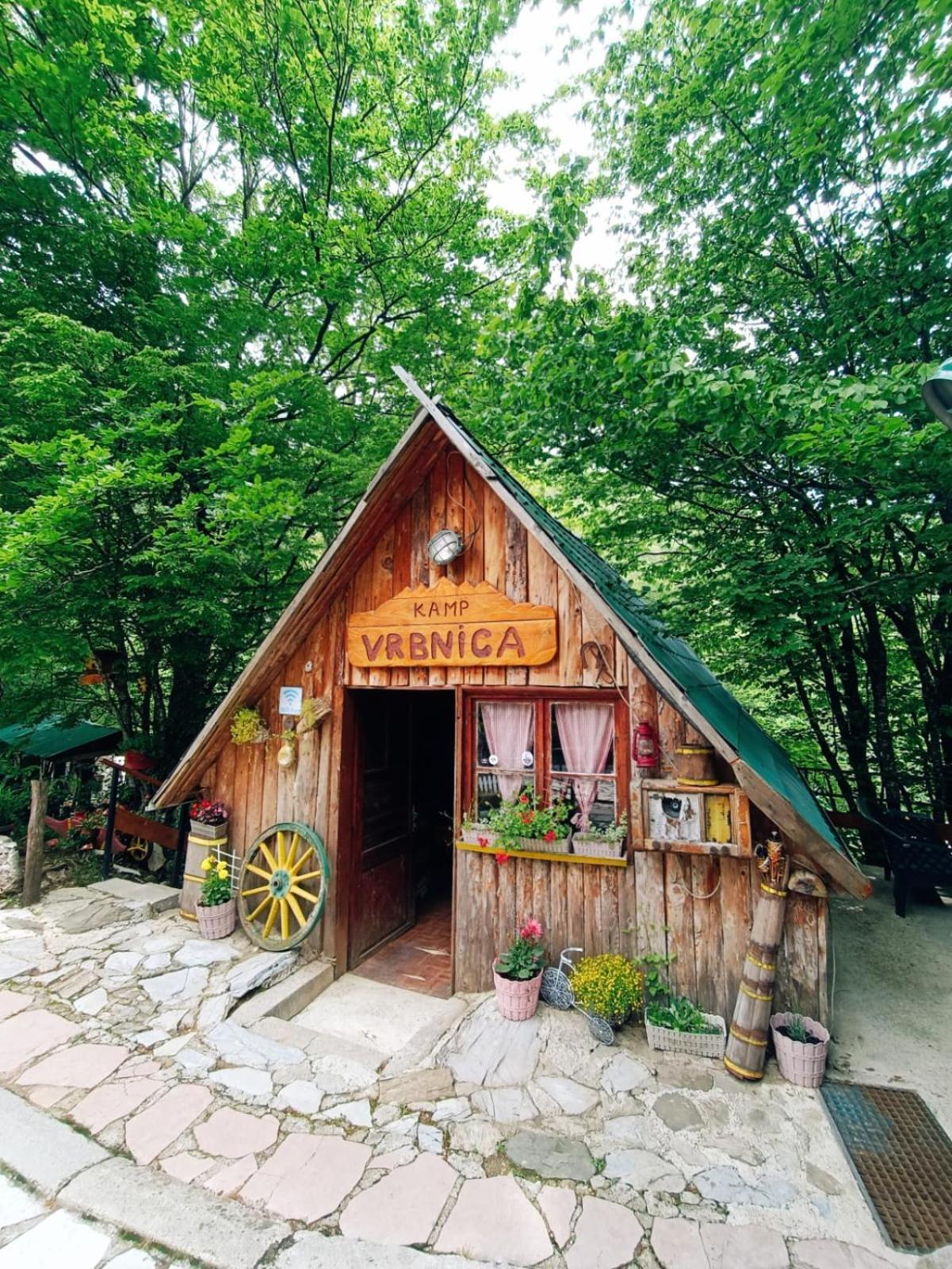 Kamp Vrbnica Hotel Pluzine Exterior photo
